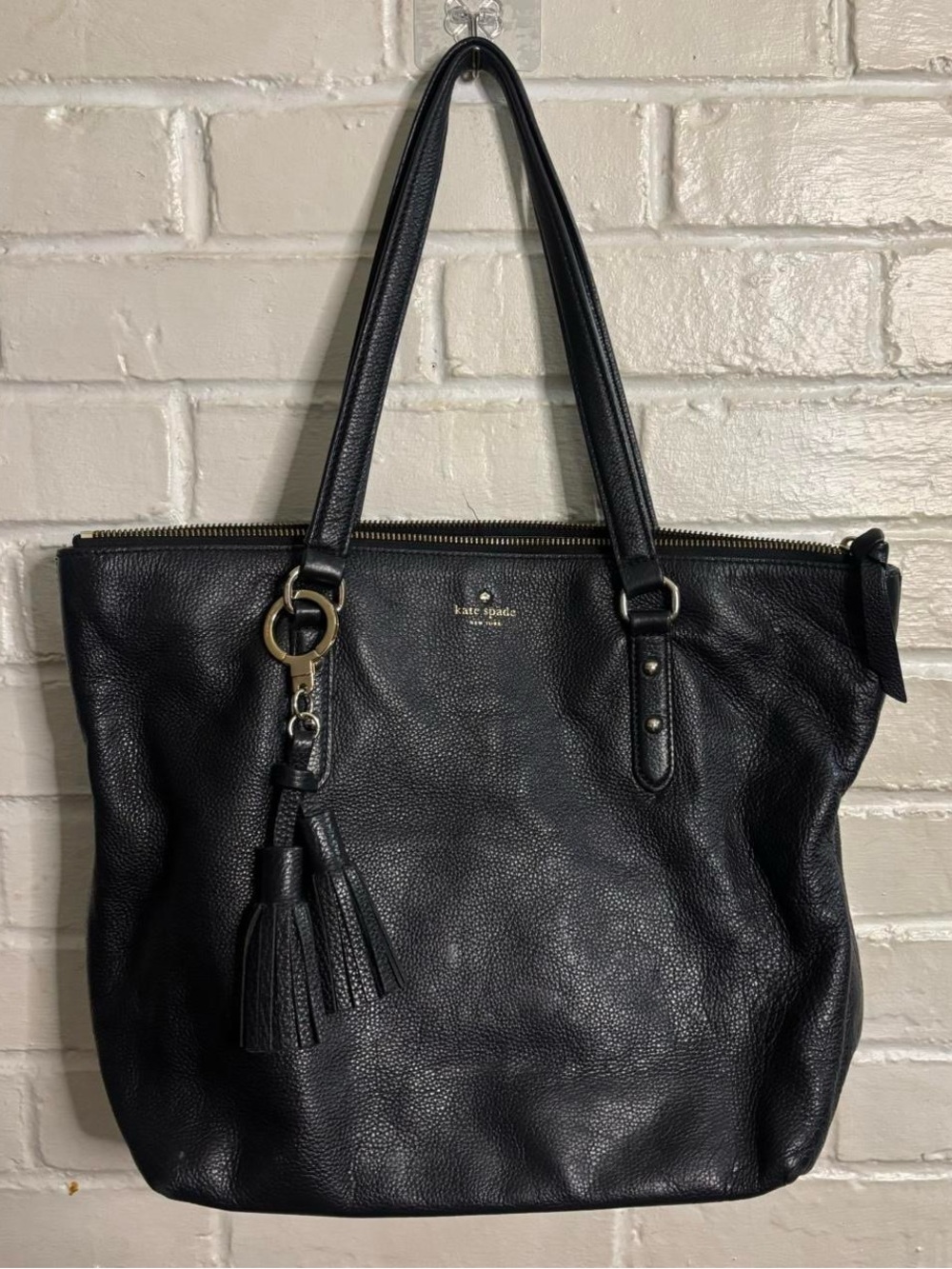 black leather purse with gold hardware - kate spade